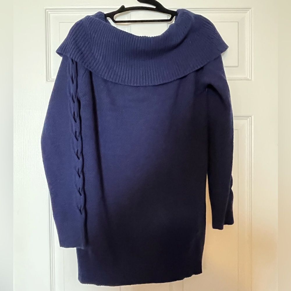 Love Scarlet Sweater. Size Large